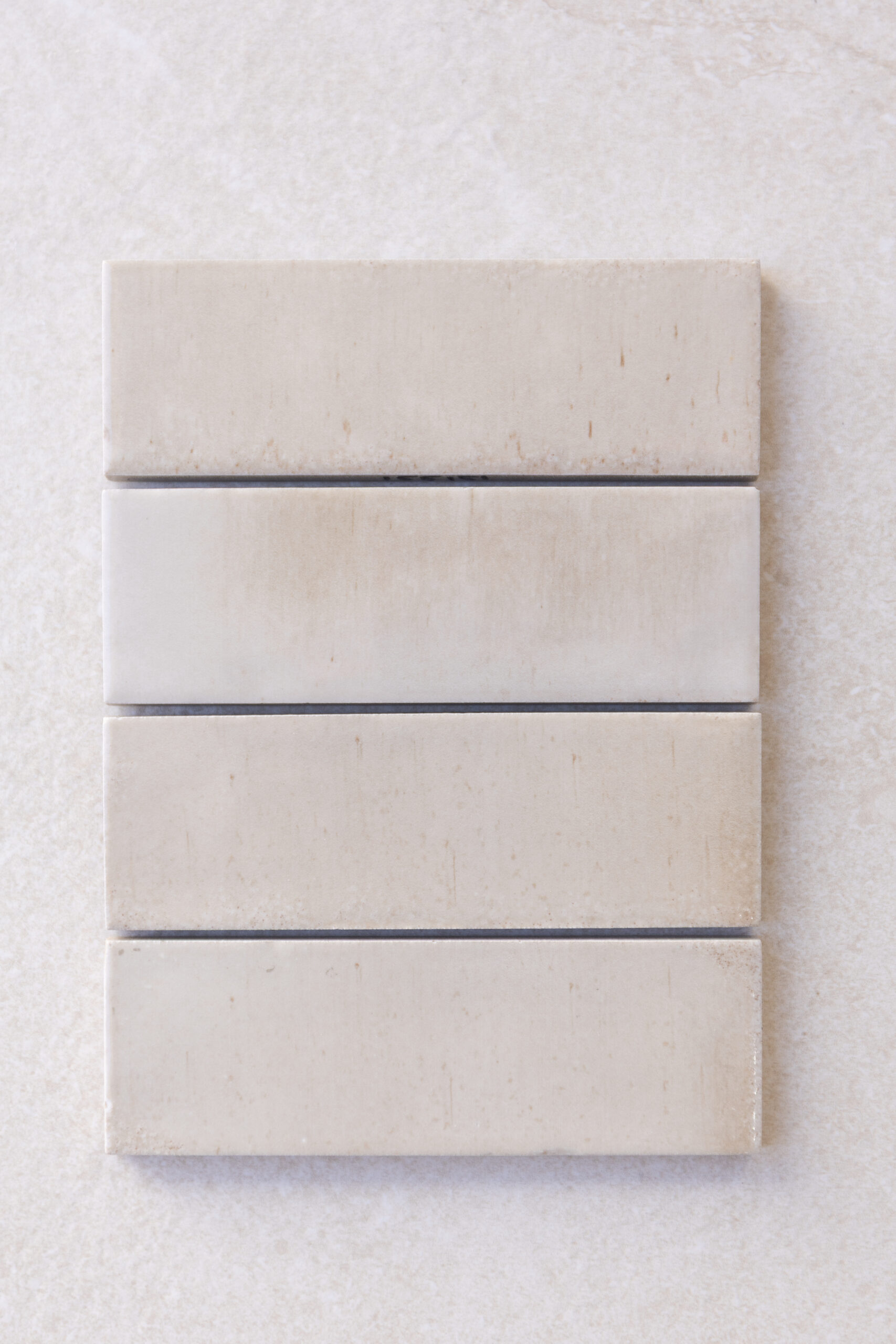 Glynt Gloss Beige tile sample